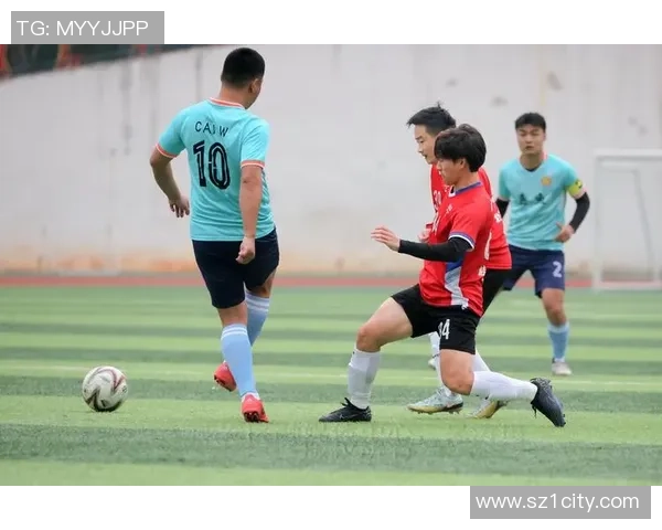 足球明星的中国话之旅：从绿茵场到文化交流的精彩瞬间